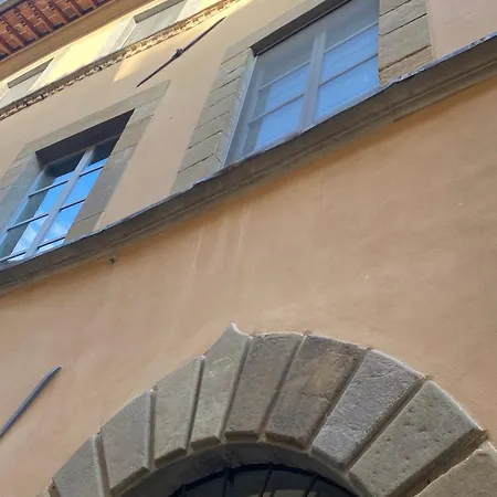 Lux Ia Apartment *